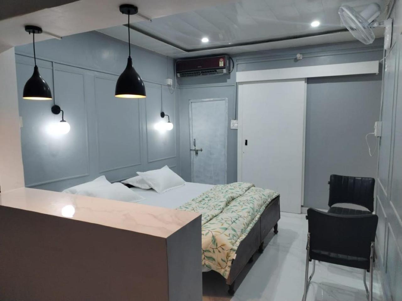 Janki Kunj Varanasi- 3 Room Home المظهر الخارجي الصورة